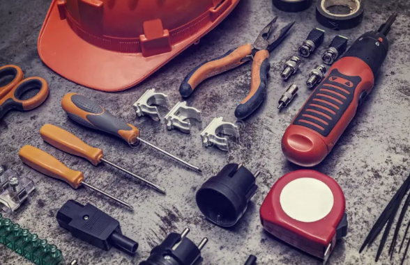 We’re looking for a licensed Oregon General Supervising Electrician who thrives in a dynamic environment and enjoys problem-solving on the go. This is more than just a job — it’s a chance to make a lasting impact on the spaces our community relies on every day. If you’re ready to bring your technical expertise, leadership, and commitment to safety to a role with excellent benefits and stability, we’d love to see your application.